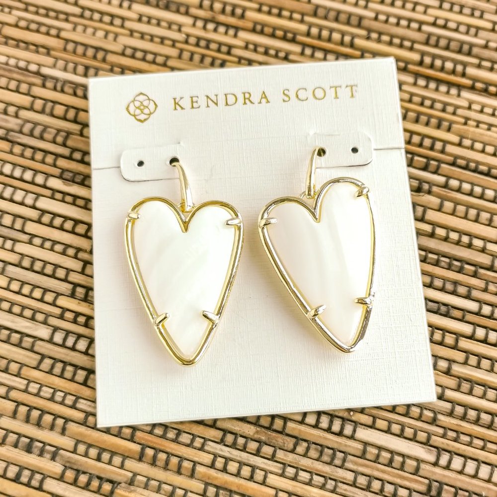 Ansley Heart Ivory Pearl Drop Earrings in Gold